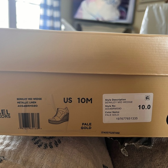 Michael Kors metallic linen, Berkeley, Mid Wedge Sandals size 10 - Picture 5 of 7